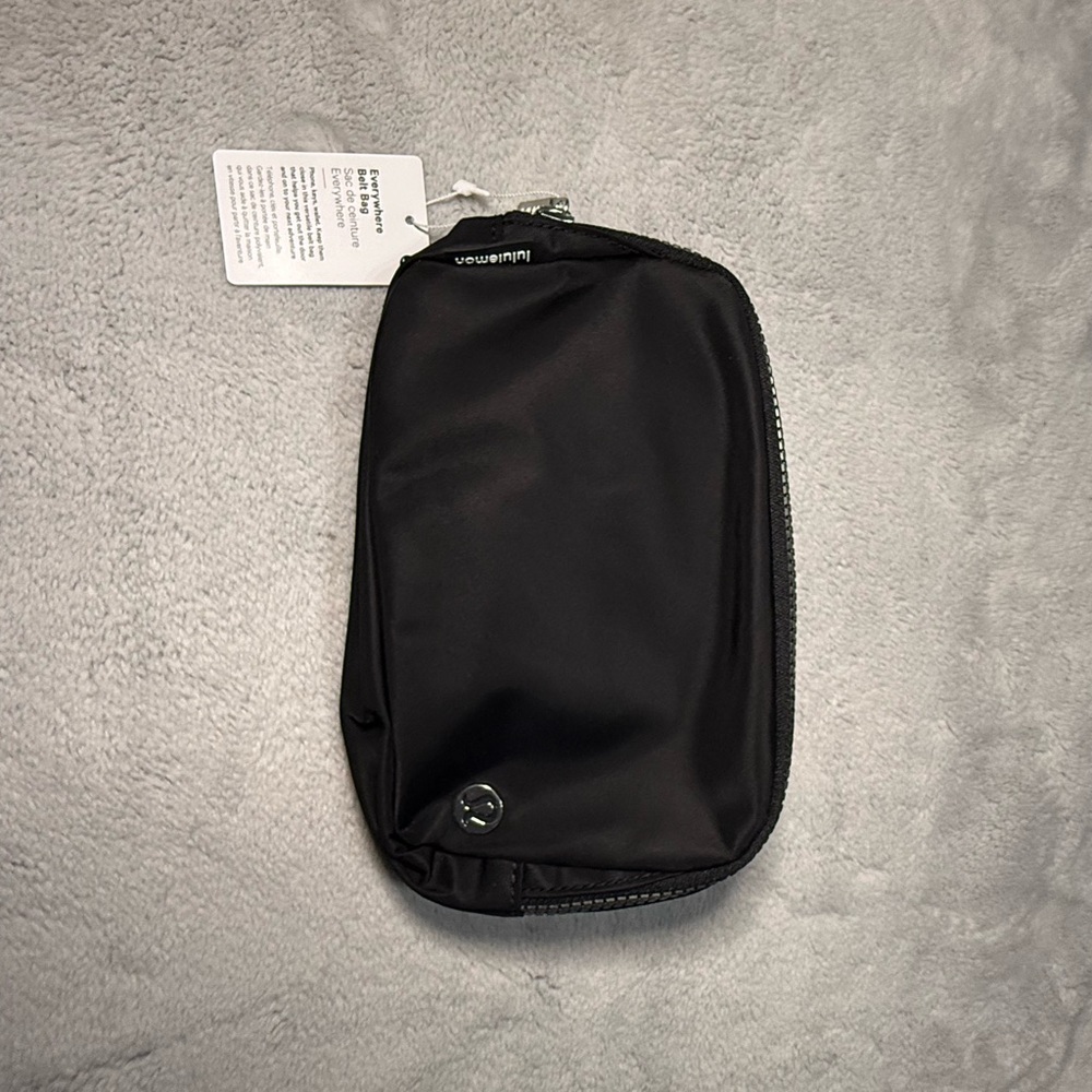Lululemon Black EverywhereBag